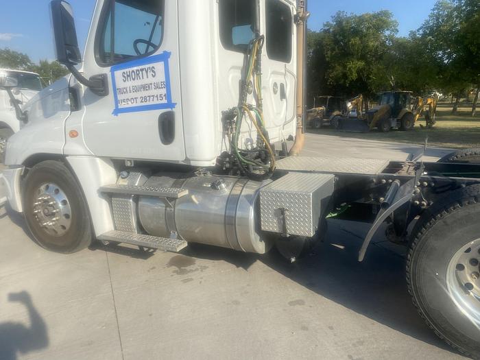 Used 2018 Freightliner Cascadia