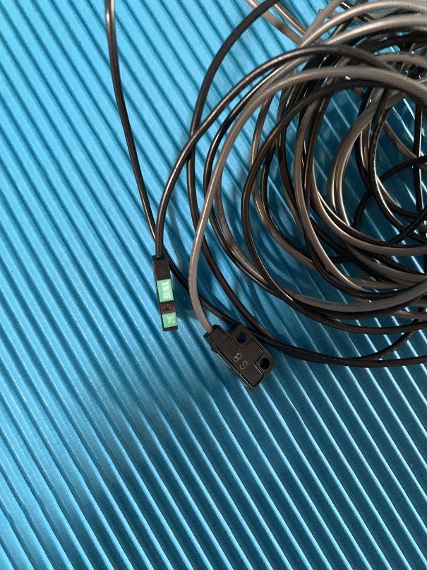 Used Sunx Ultra Slim Body Side Sensing Thrubeam Sensor SH-21EG8