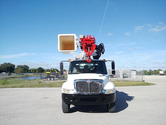 Used Altec DM47-TR Digger Derrick on 2007 International 4300 Utility Truck - 80412