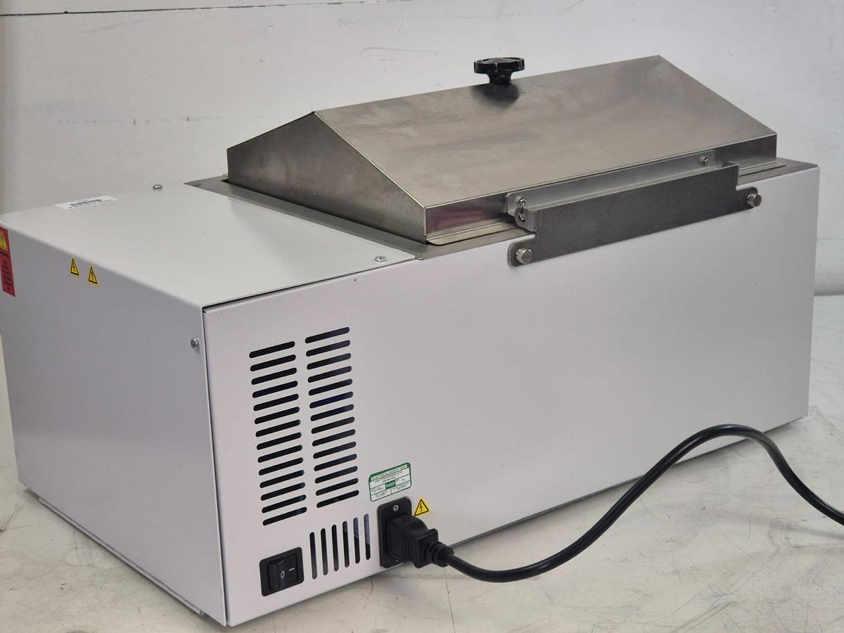 Used Thermo Scientific CIR19 Circulating Bath