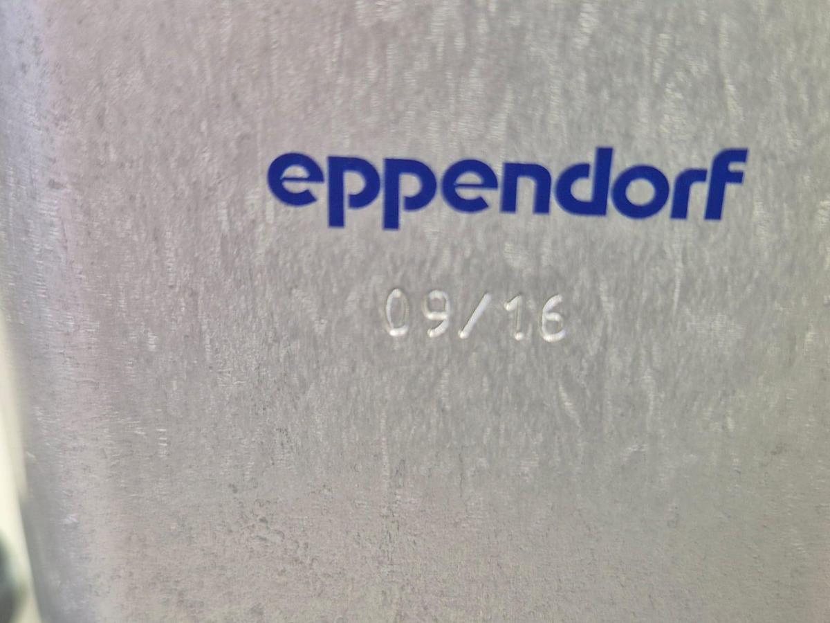 Used Eppendorf 5804 benchtop centrifuge