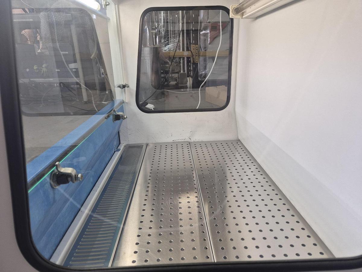 Used ICN Biomedicals Flow Gelaire BSB Class 2 Safety Cabinet