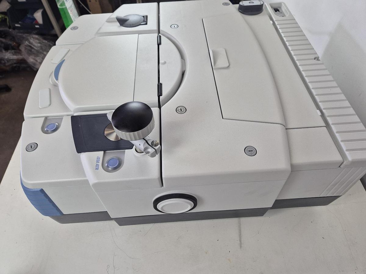 Used Thermo Scientific Nicolet IS50 FT-IR Spectrometer + 2 Packs accessories