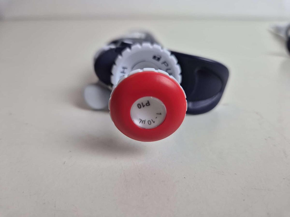 Used Gilson PIPETMAN P2 0.2-2uL Single Channel Pipette Red