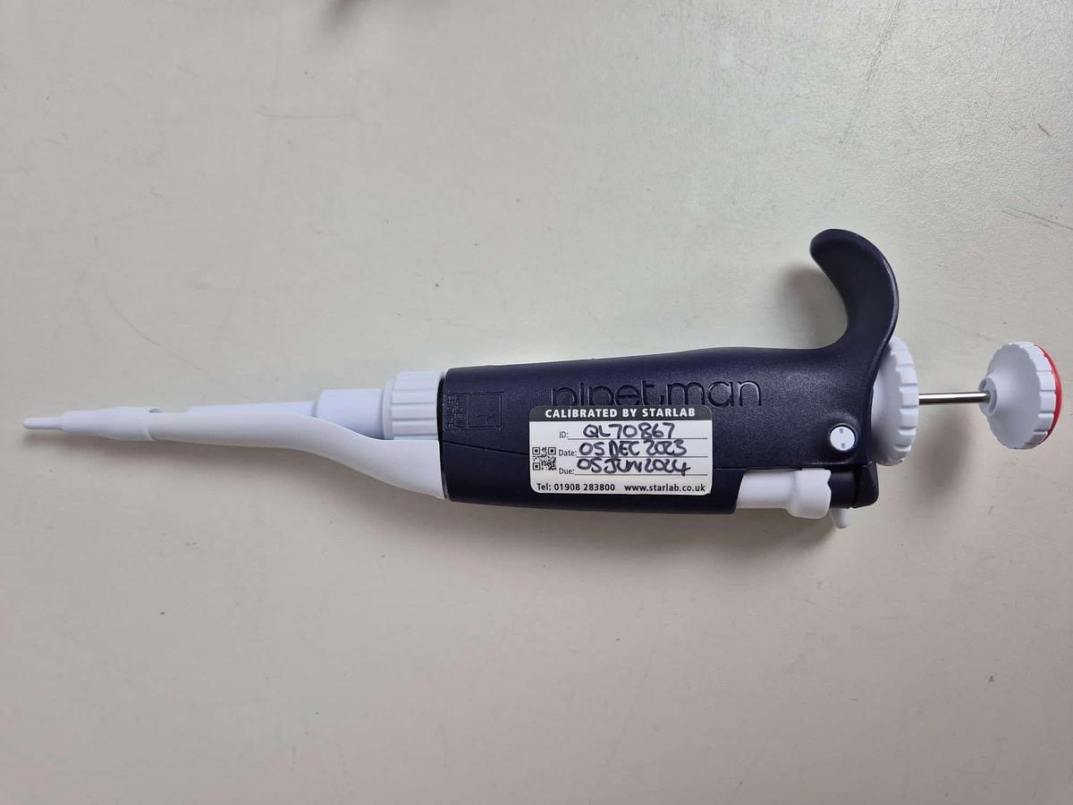 Used Gilson PIPETMAN P2 0.2-2uL Single Channel Pipette Red