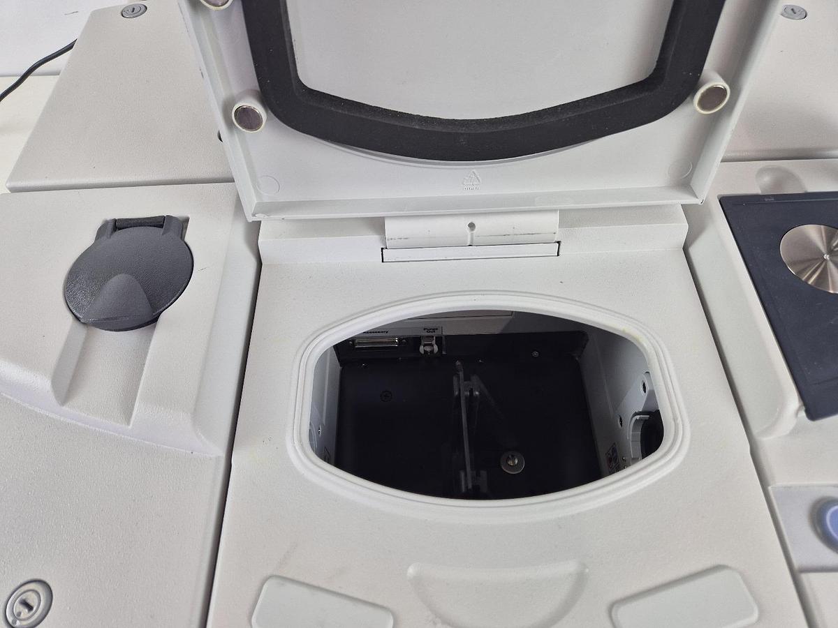 Used Thermo Scientific Nicolet IS50 FT-IR Spectrometer + 2 Packs accessories