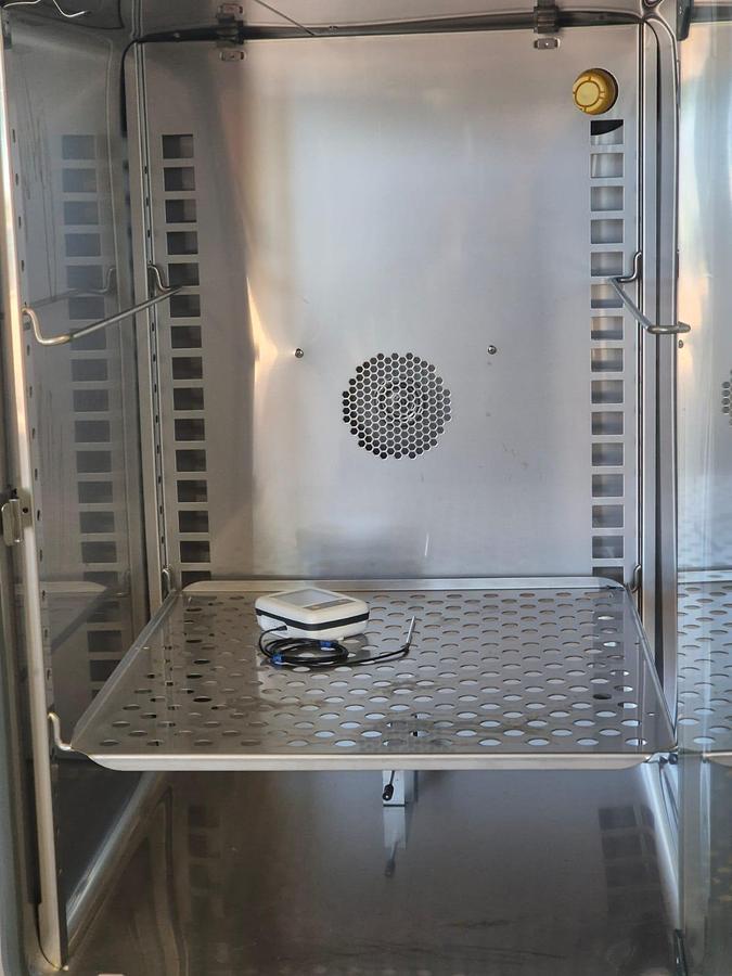 Used Thermo Scientific IMH180 Heratherm Incubator