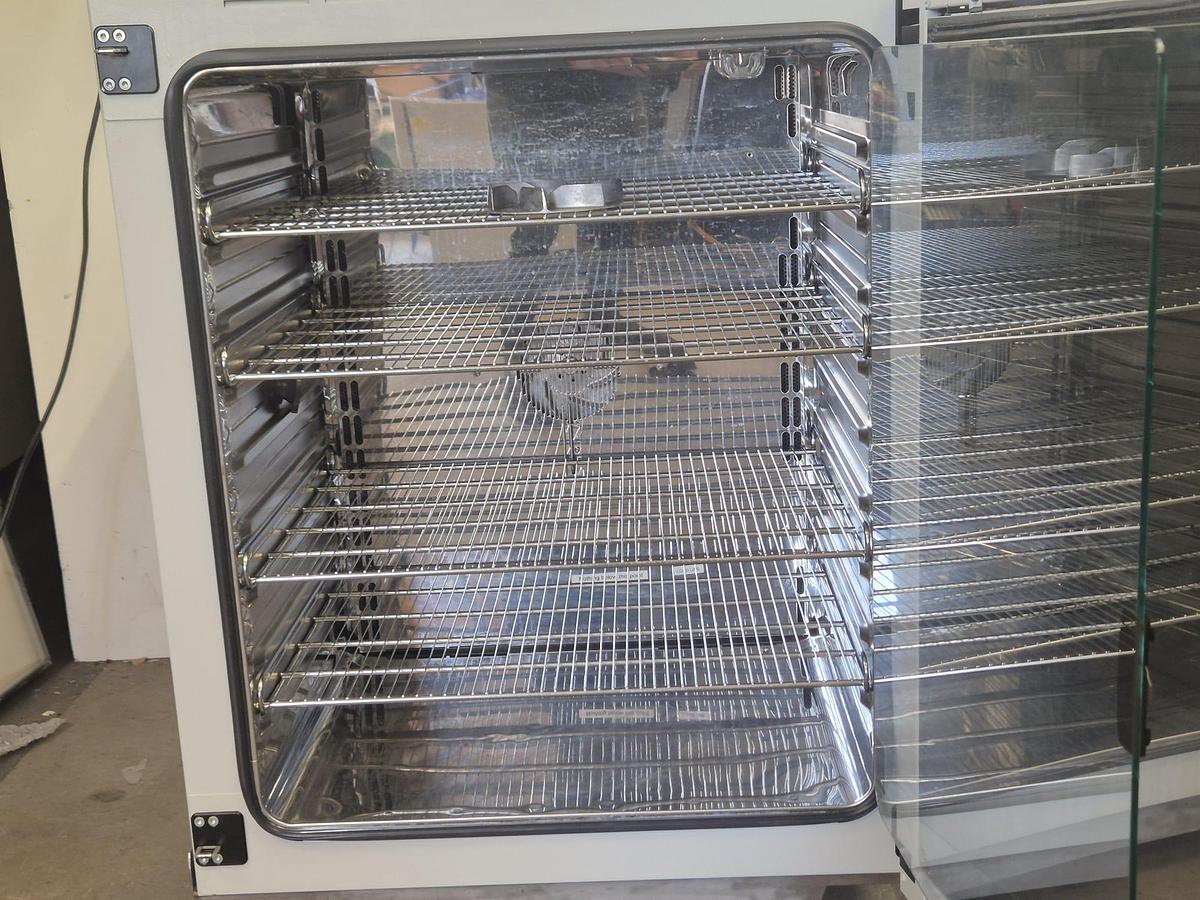 Used Binder BF260 Incubator