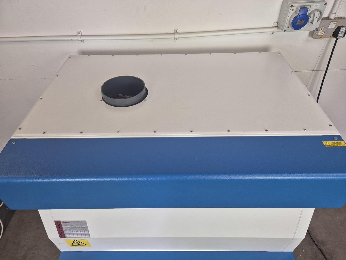 Used ICN Biomedicals Flow Gelaire BSB Class 2 Safety Cabinet