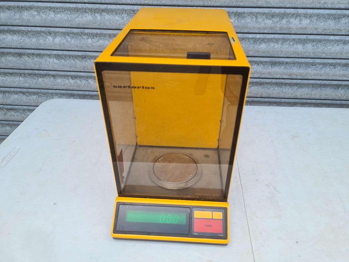 Used Sartorius 4 Fig Balance