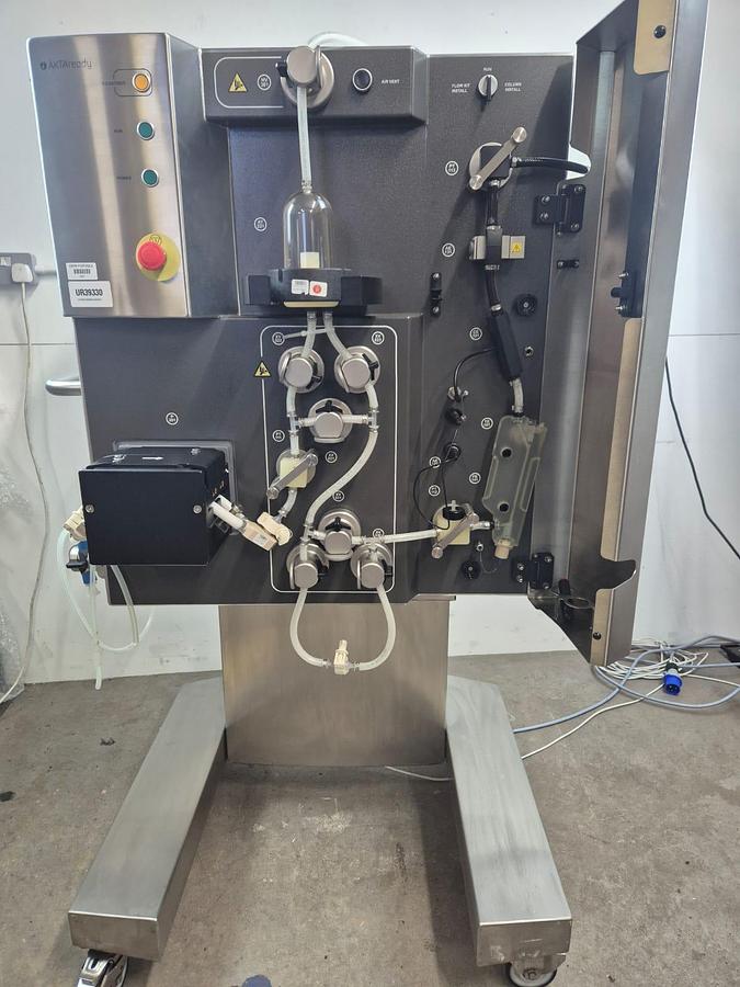Used ÄKTA ready™ Chromatography System