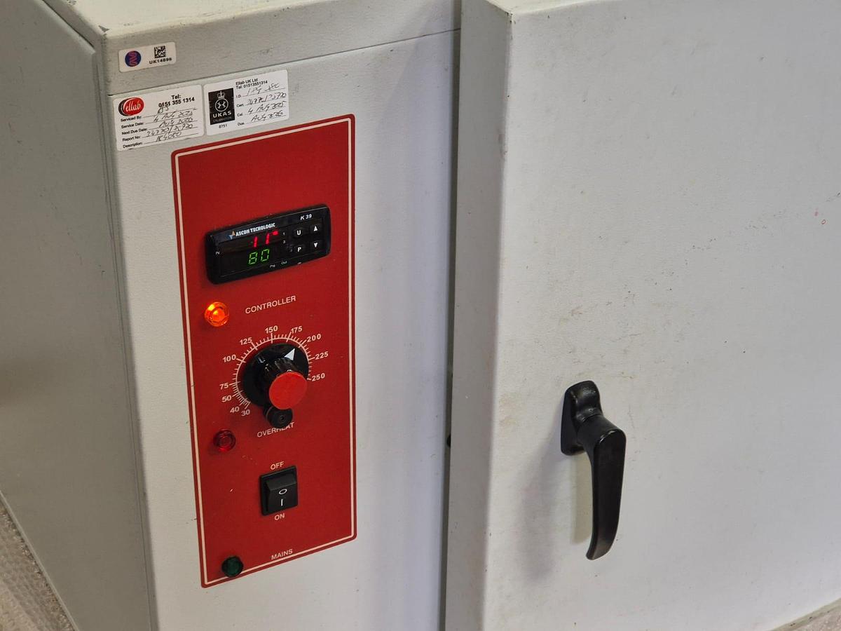 Used Genlab OV/100/SS/F/DIG General Purpose Oven