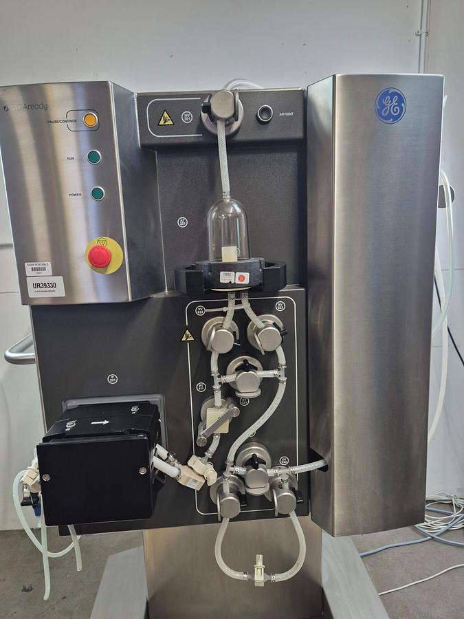 Used ÄKTA ready™ Chromatography System
