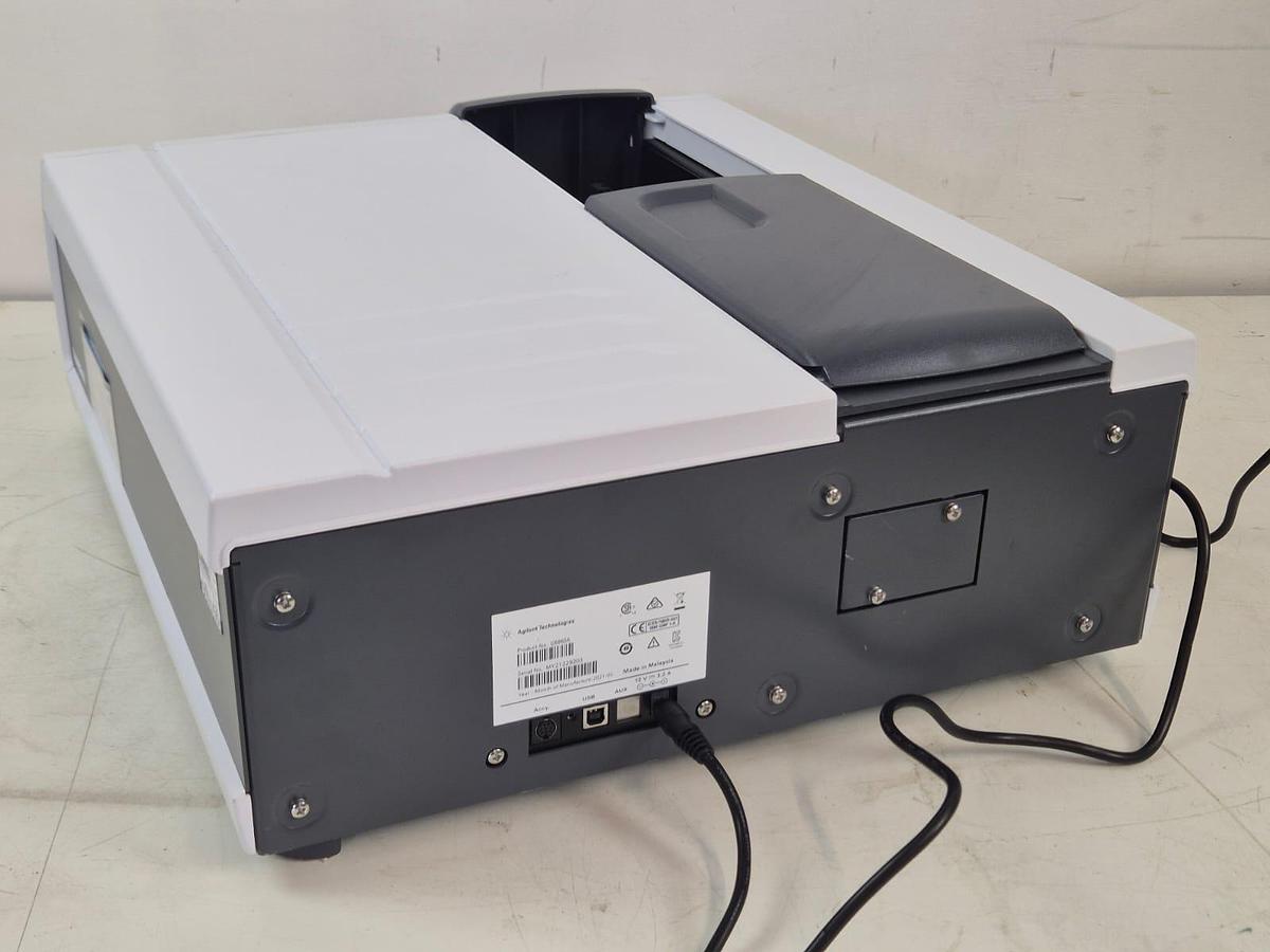 Used Agilent Carey 60 UV-Vis Spectrophotometer
