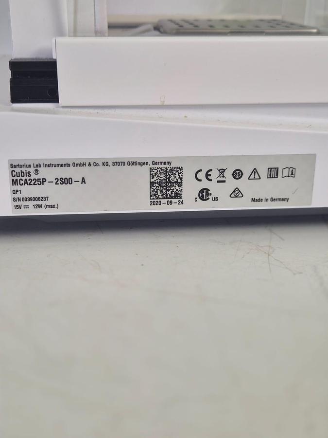 Used  Sartorius MCA225P-2S00-A Cubis II Semi-Micro Balance