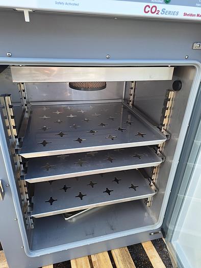 Used Sheldon Manufacturing SC05A-2 Air Jacketed CO2 Incubator