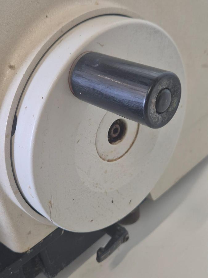 Used Leica RM2135 Rotary Microtome
