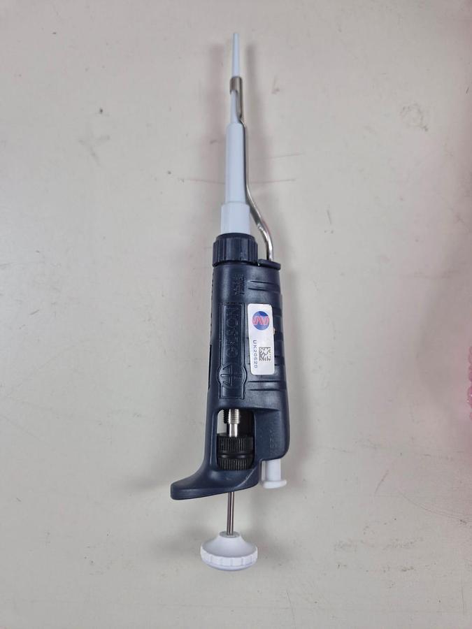 Used Pipetman Gilson P200 50-200 Yellow Pipette