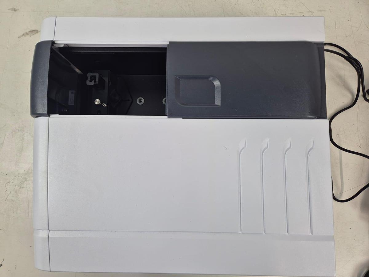 Used Agilent Carey 60 UV-Vis Spectrophotometer