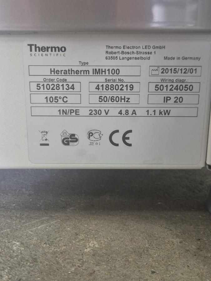 Used Thermo Scientific Heratherm IMH800 laboratory heating and cooling unit