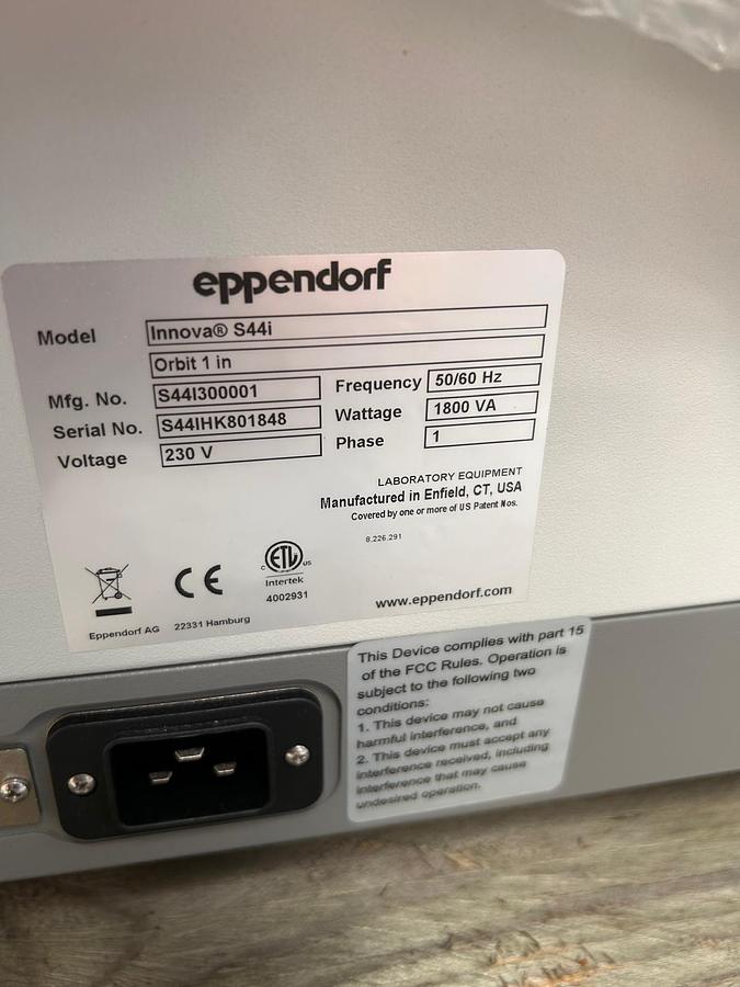 Used Eppendorf Innova S44i Shaking Incubator
