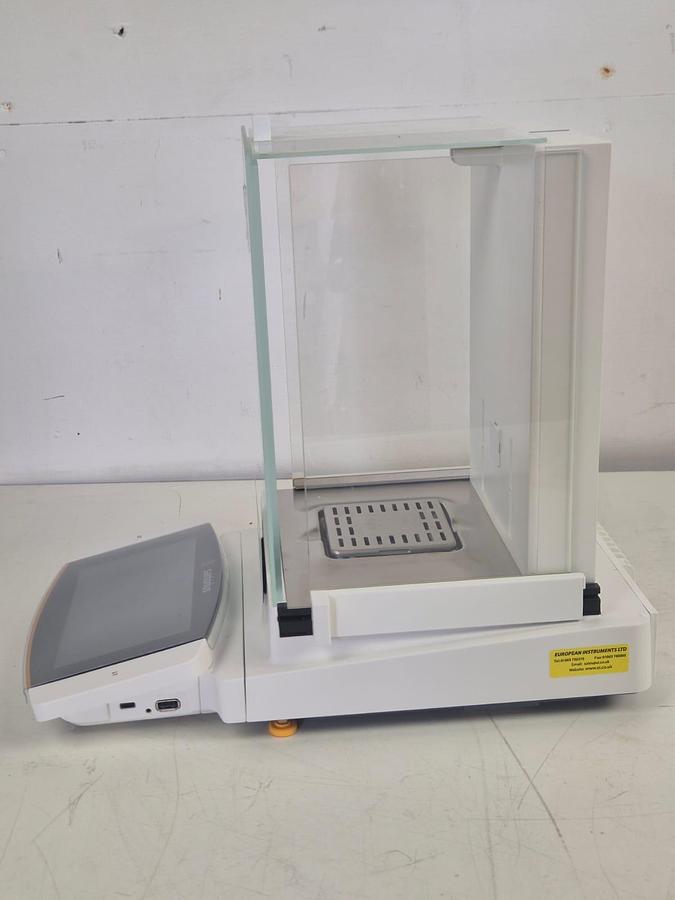 Used  Sartorius MCA225P-2S00-A Cubis II Semi-Micro Balance