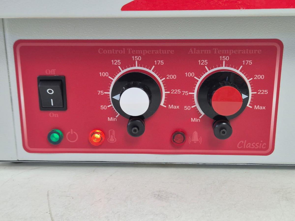 Used Genlab MINO/6 Oven 6L