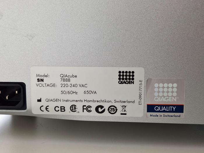 Used QIAGEN Qiacube