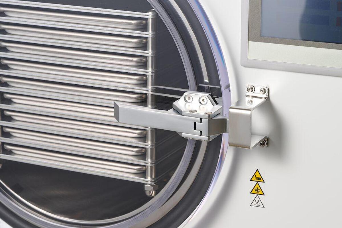 Holland Green Science Xiros Mikro GEN2 Freeze Dryer Bundle