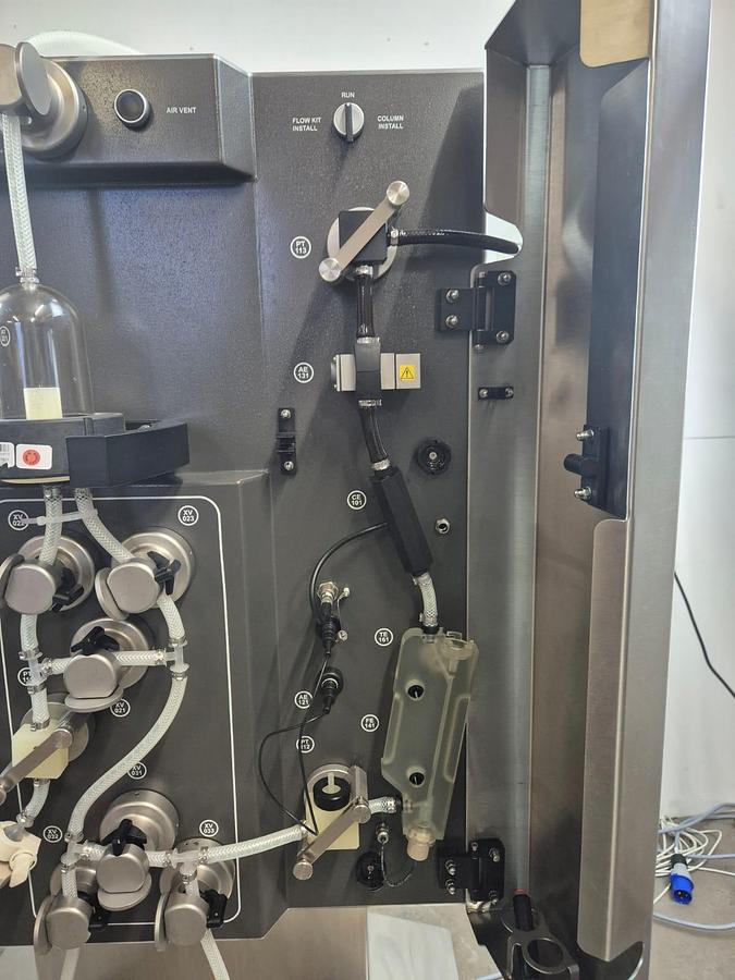Used ÄKTA ready™ Chromatography System