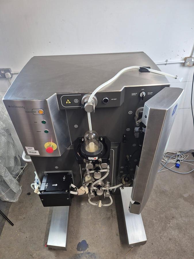 Used ÄKTA ready™ Chromatography System