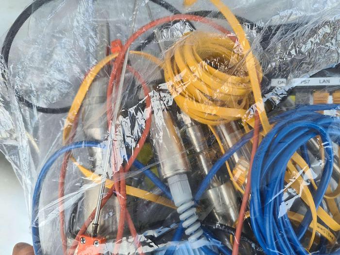 Used Hielscher flow through Sonicator UIP500hdT Transducer + Generator