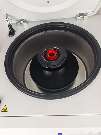 Used Eppendorf 5804 R Centrifuge