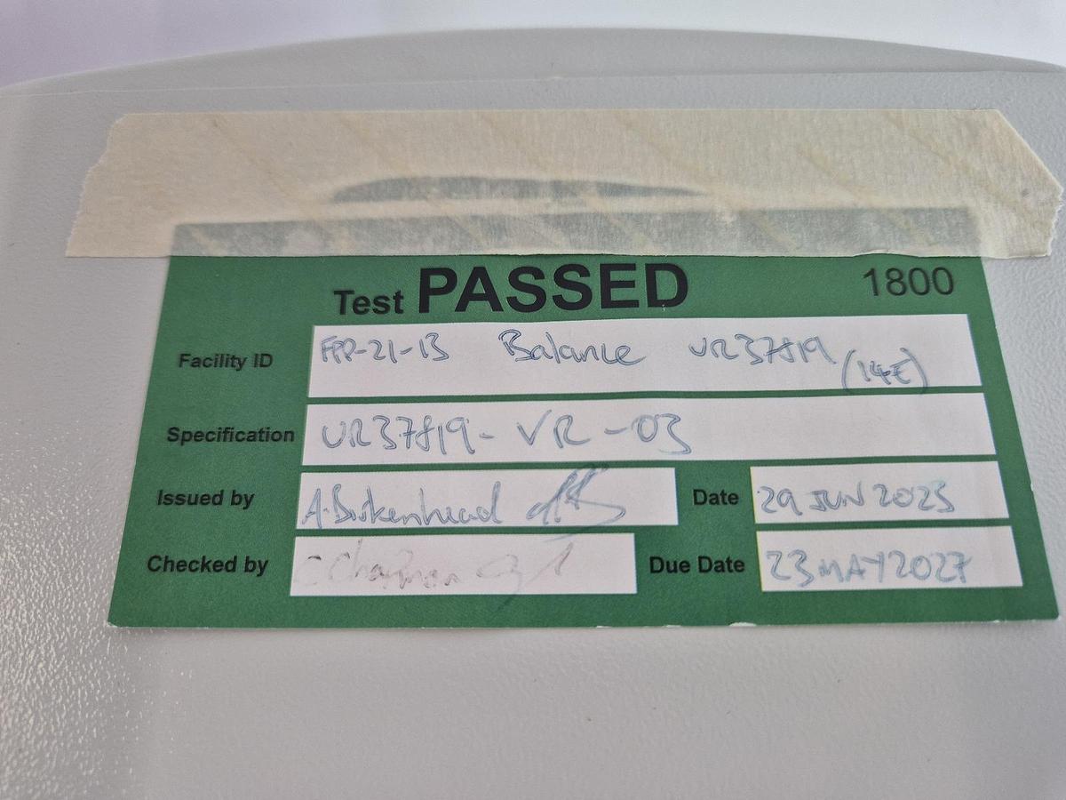 Used Adam Solent PW124 Analytical Balance