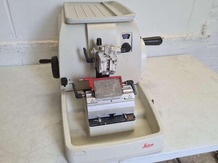 Used Leica RM2235 Manual Microtome