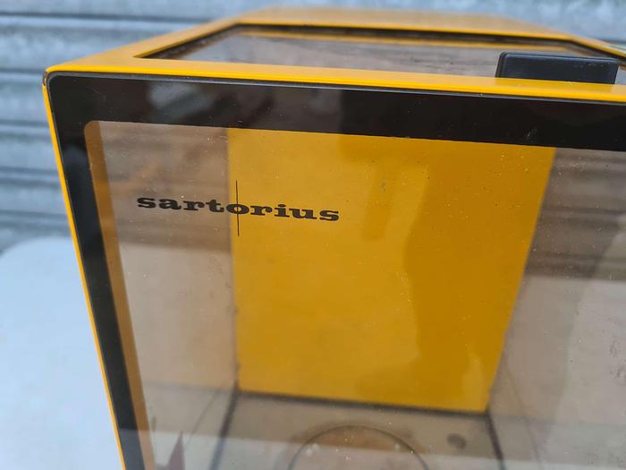 Used Sartorius 4 Fig Balance
