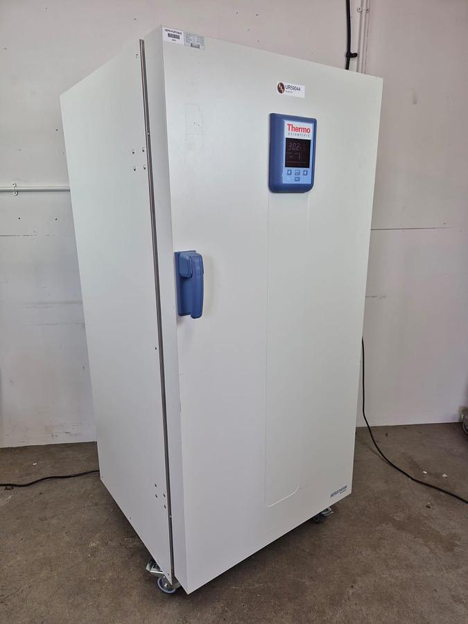 Used Thermo Scientific Heratherm IMH400-S Incubator