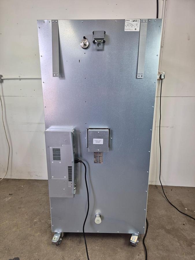 Used Thermo Scientific Heratherm IMH400-S Incubator