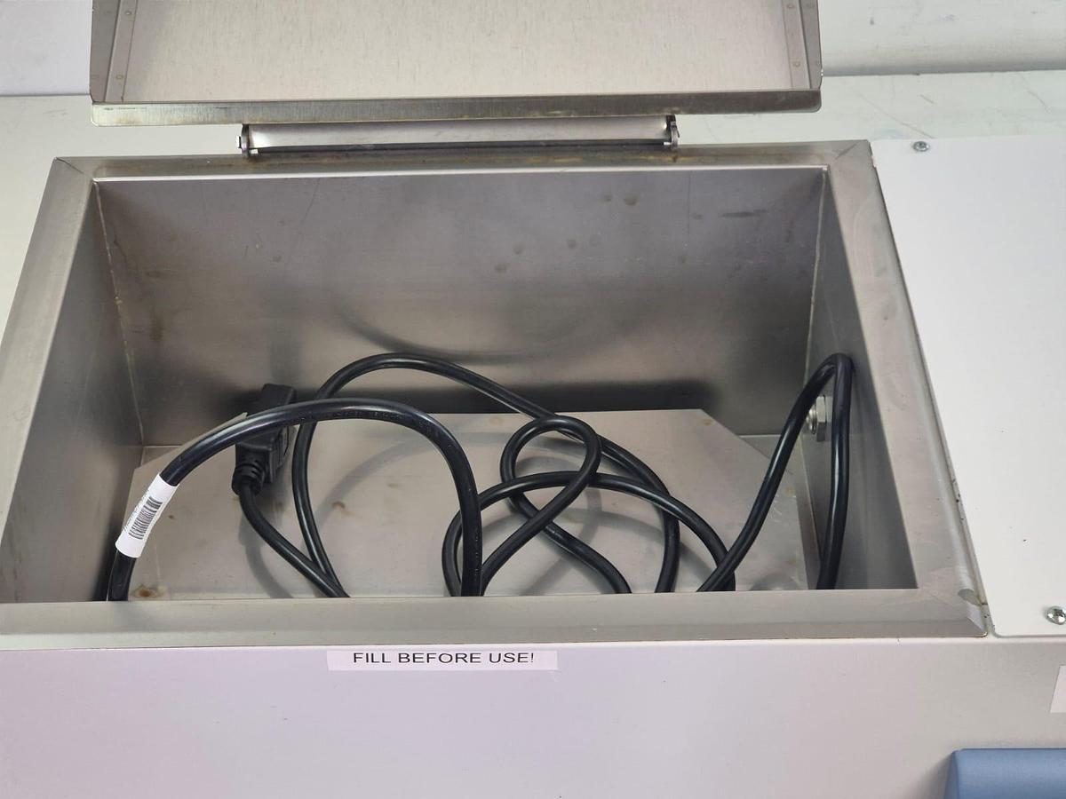 Used Thermo Scientific CIR19 Circulating Bath