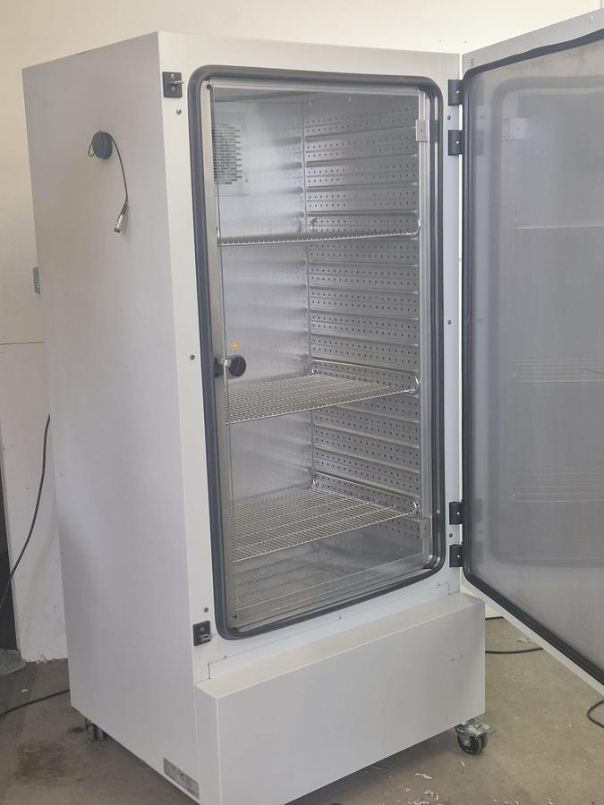 Used Binder KB 400 Cooled Incubator