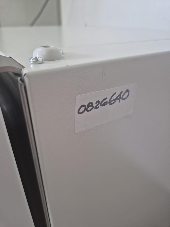 Used Thermo Scientific Heratherm IMH800 laboratory heating and cooling unit