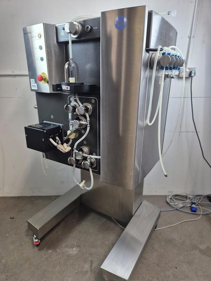 Used ÄKTA ready™ Chromatography System