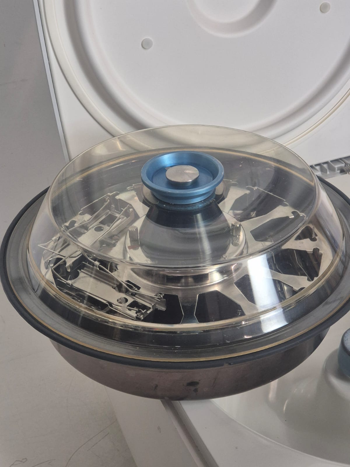 Used Thermo Scientific Cytospin 4 Centrifuge