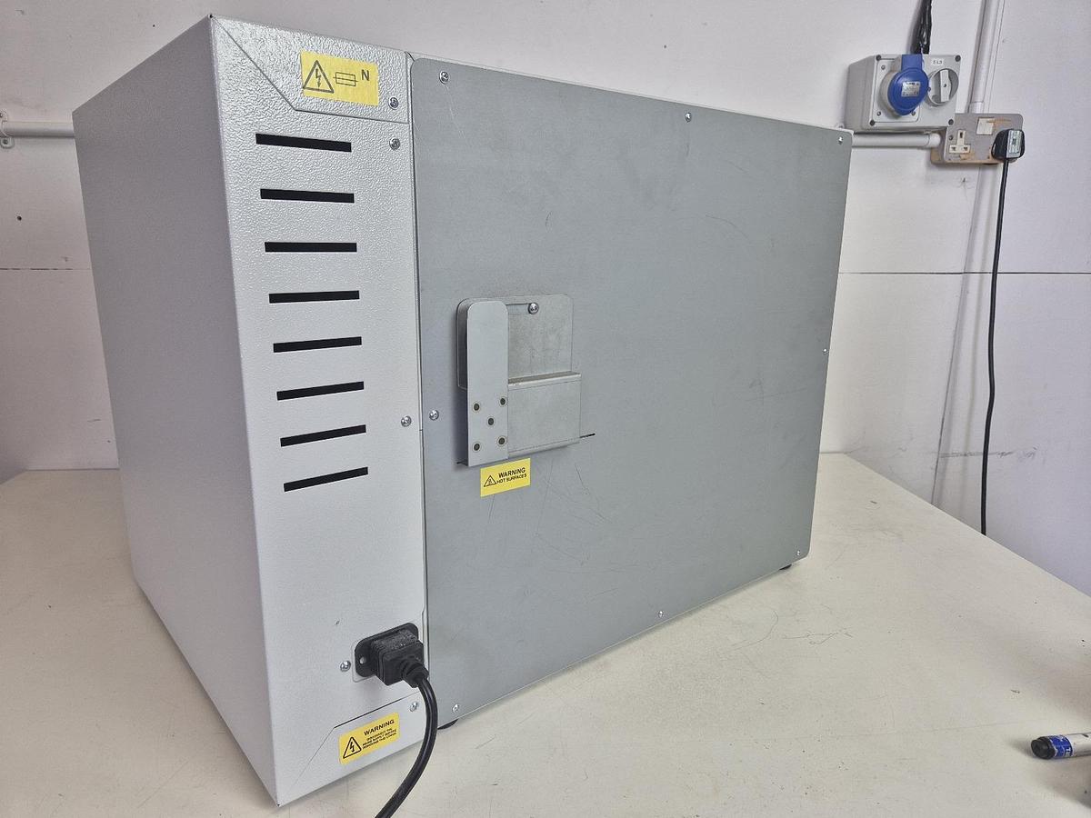 Used Carbolite Gero AX Oven