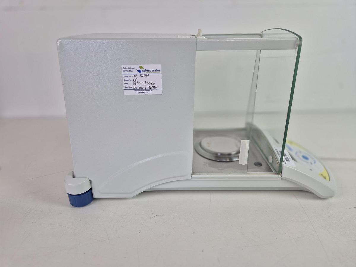 Used Adam Solent PW124 Analytical Balance