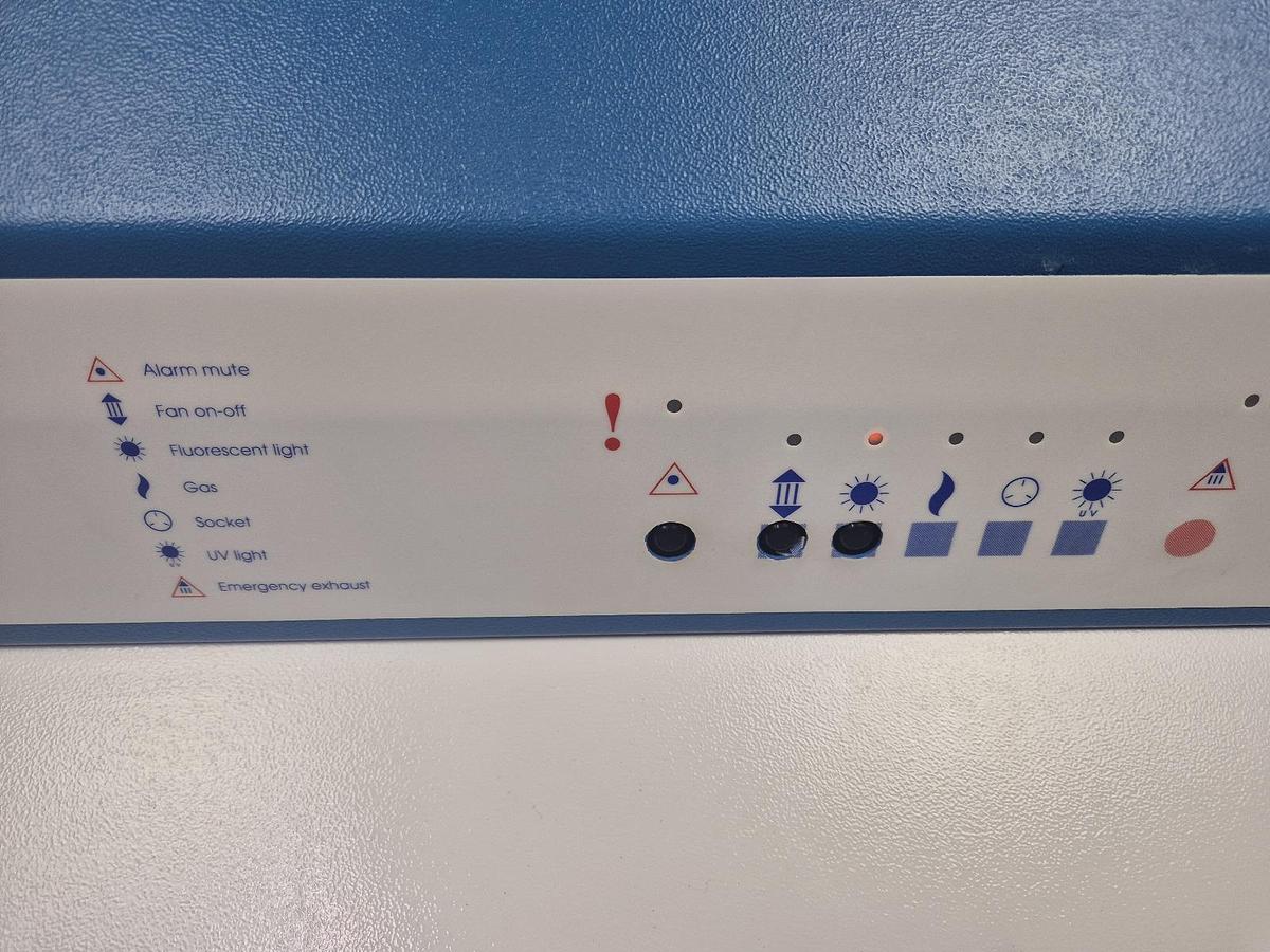 Used ICN Biomedicals Flow Gelaire BSB Class 2 Safety Cabinet