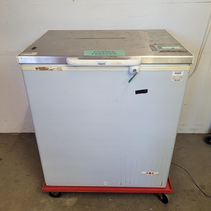 Used Chest-Freezer  220 VAcAcCTN1