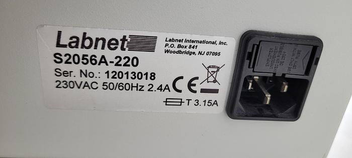 Used Labnet Vortemp S2056A Shaking Incubator