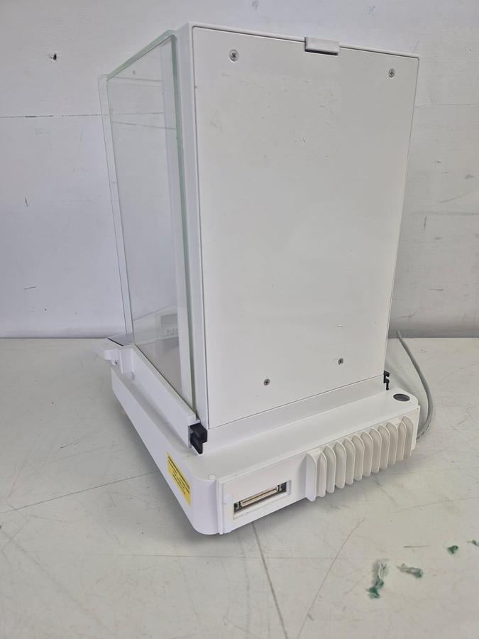 Used  Sartorius MCA225P-2S00-A Cubis II Semi-Micro Balance
