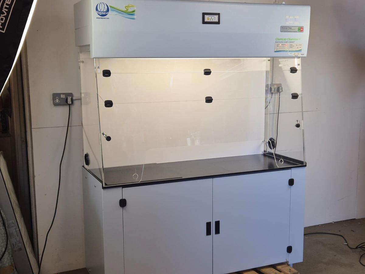 Used Bigneat BC1506 Safety Cabinet